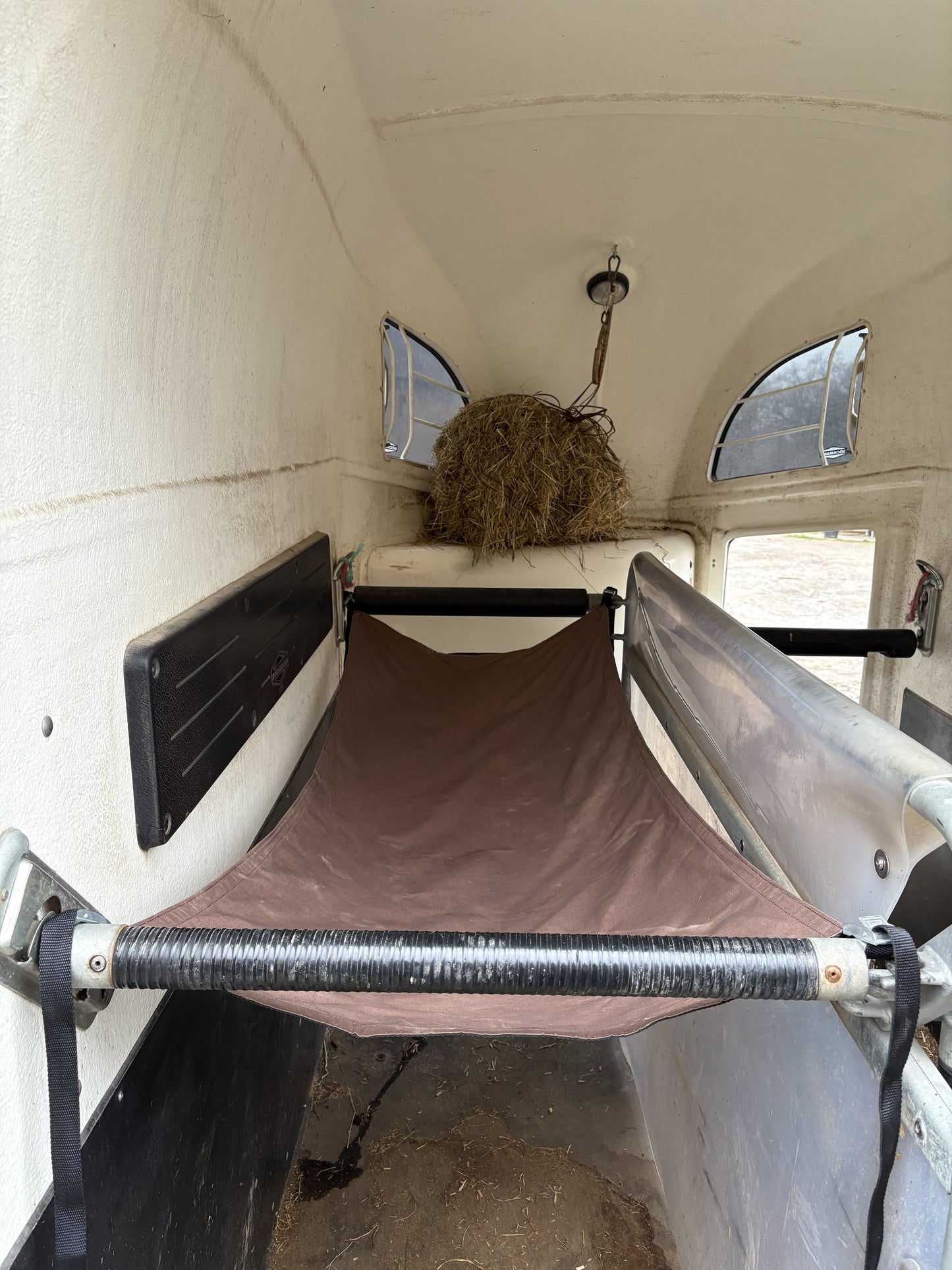 Hamac lit van camion chevaux cheval